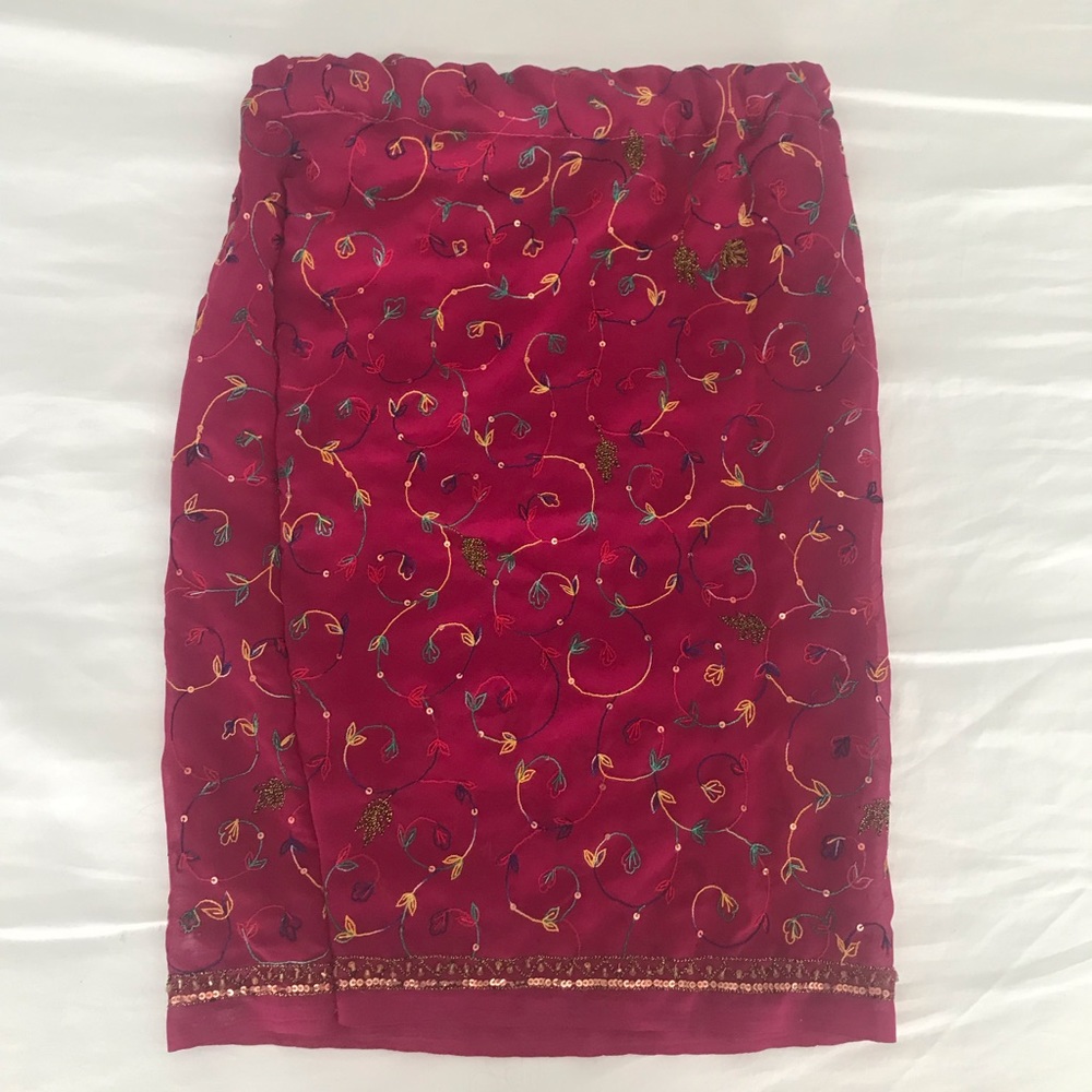 Hot pink sequin embroidered elastic skirt